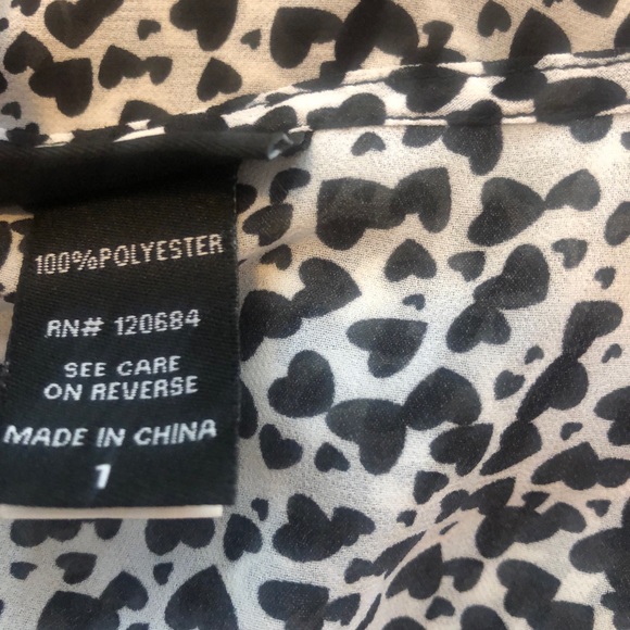 Torrid Kissing Hearts Chiffon Top - Picture 9 of 11